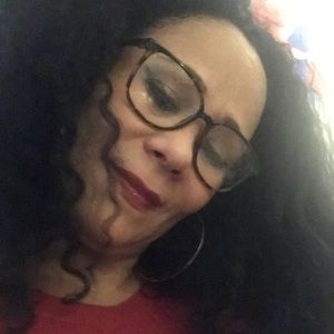Meet your Posher, Zoila